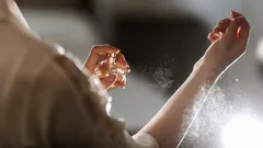 Jak łatwo utrzymać zapach perfum na ciele od rana do wieczora: sekret najlepszych perfumiarzy