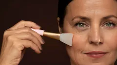 Twarz odmłodzona bez zabiegów: trzy kroki, które odmładzają w 5 minut