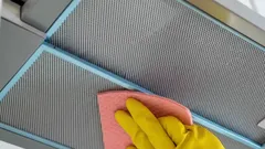 Tłuszcz znika sam: prosty sposób na wyczyszczenie okapu w 5 minut bez skrobaków i chemii