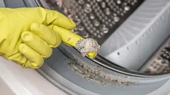 Domowy sposób na czyszczenie pralki, który działa lepiej niż kupne środki – wystarczy jeden składnik