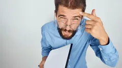 Pułapki poznawcze: dlaczego mądrzy ludzie podejmują głupie decyzje — wyjaśniają psychologowie