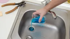 Sposób hydraulika: jak udrożnić kanalizację w 5 minut i na zawsze pozbyć się zatorów