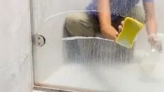 Sekret hotelu, o którym nie mówią pokojówki: prysznic będzie lśnił bez żadnej plamy