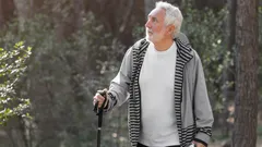 Poczuj się znów pełen energii: jak łatwo poprawić mobilność i siłę po 60. roku życia