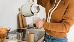 Ile razy można zagotować wodę w czajniku: chemicy ostrzegają przed szkodami niewłaściwego gotowania